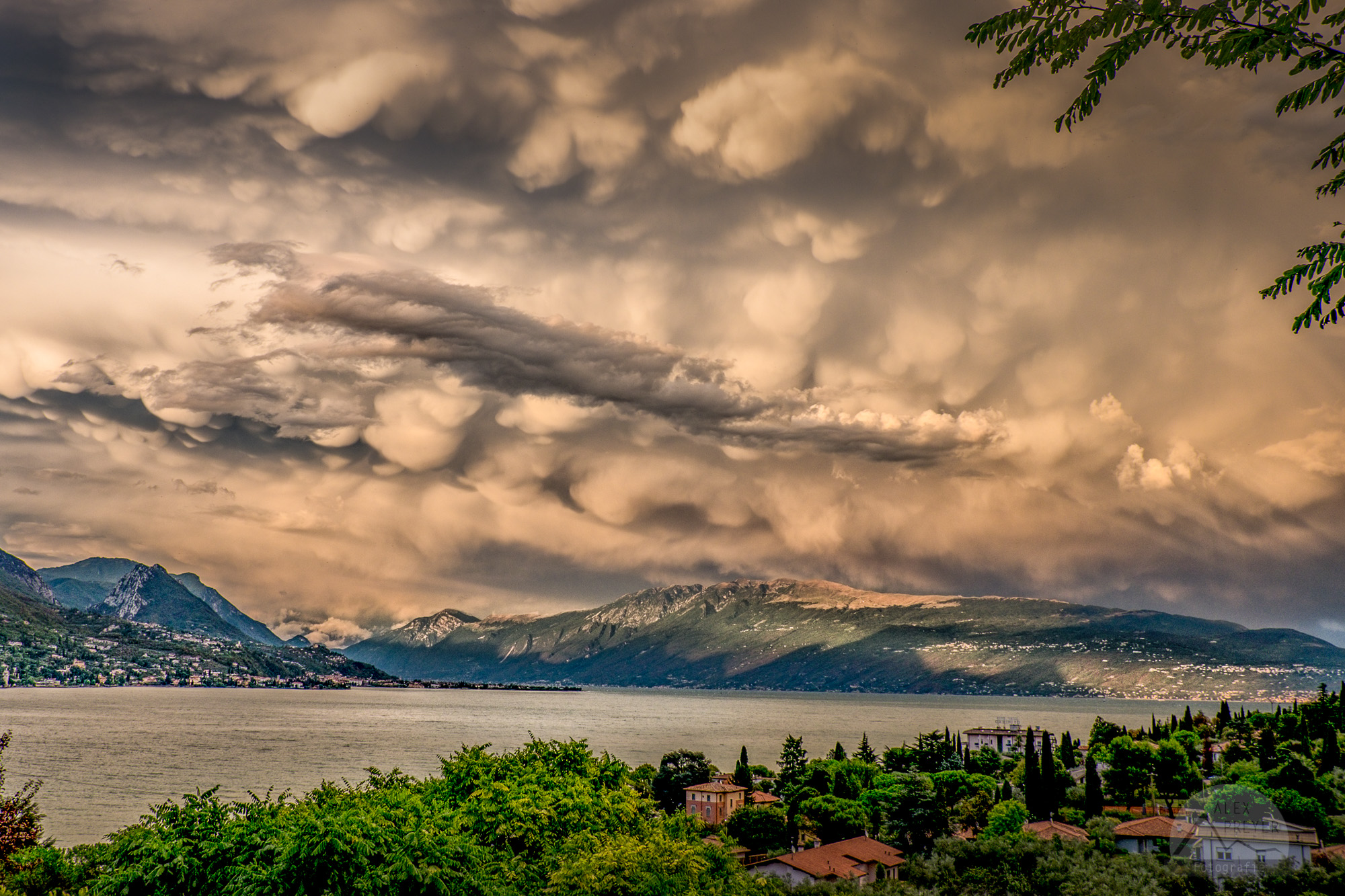 Gewitterfront am Gardasee